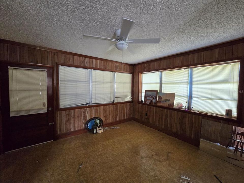 For Sale: $169,900 (3 beds, 2 baths, 1572 Square Feet)