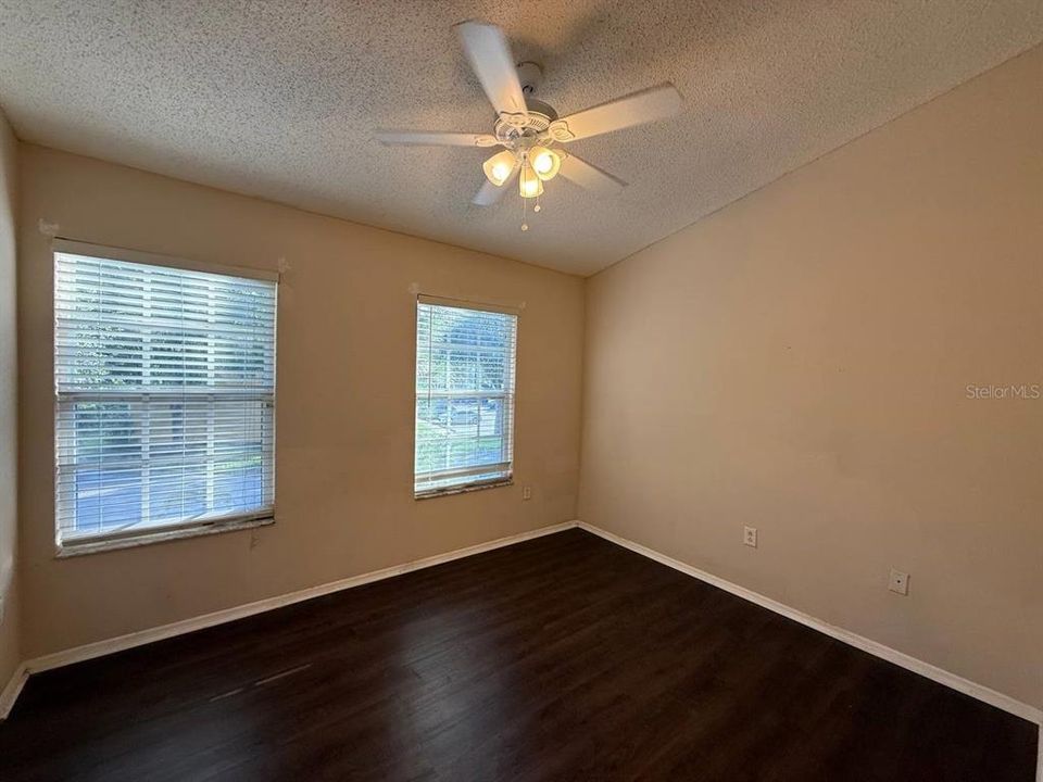 出租: $1,550 (2 贝兹, 2 浴室, 1184 平方英尺)