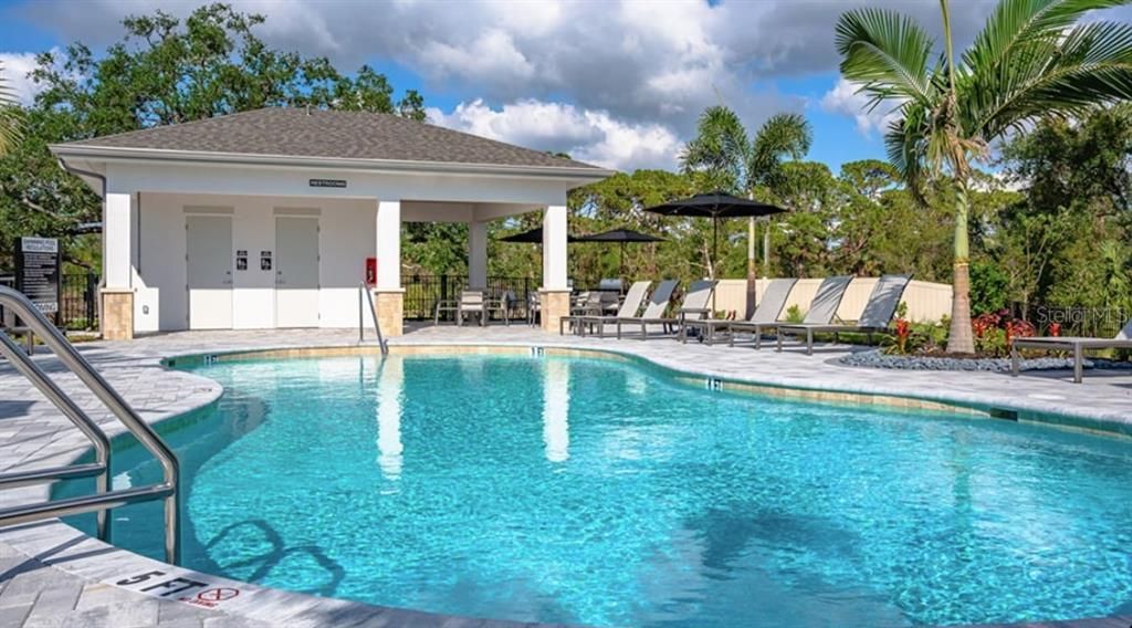 Active With Contract: $682,554 (4 beds, 3 baths, 2394 Square Feet)