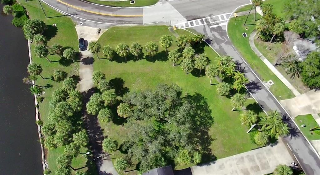 待售: $499,000 (0.66 acres)