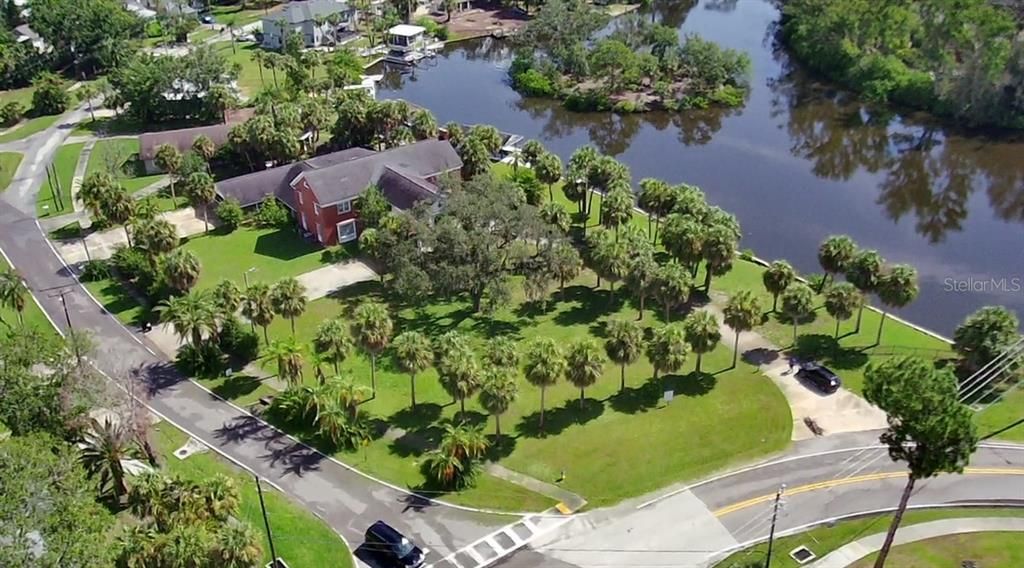 待售: $499,000 (0.66 acres)