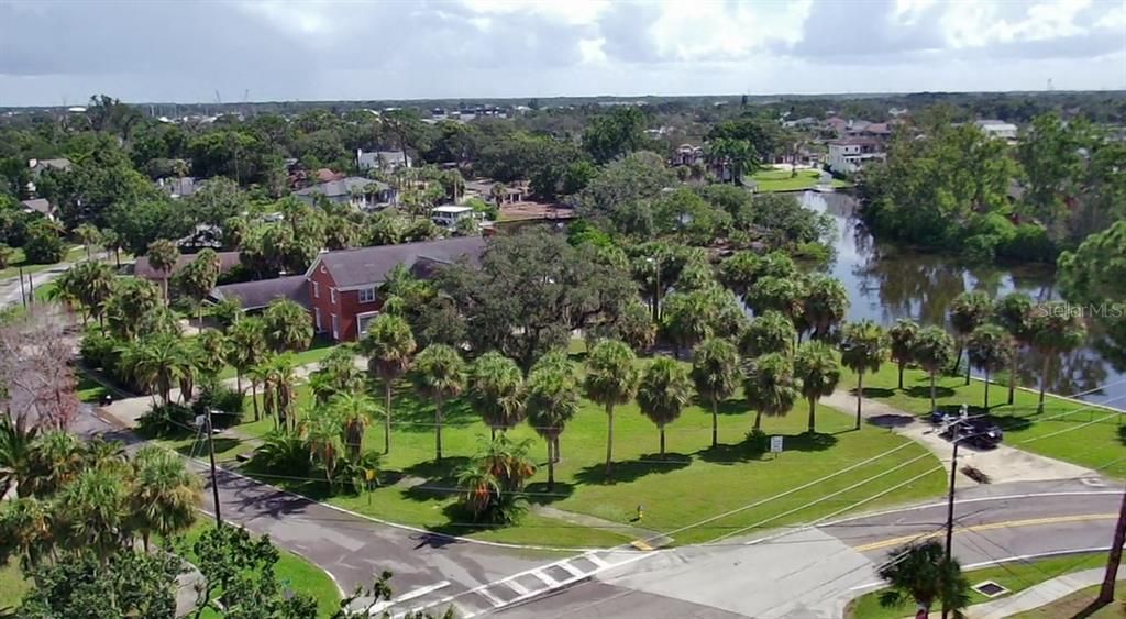 待售: $499,000 (0.66 acres)