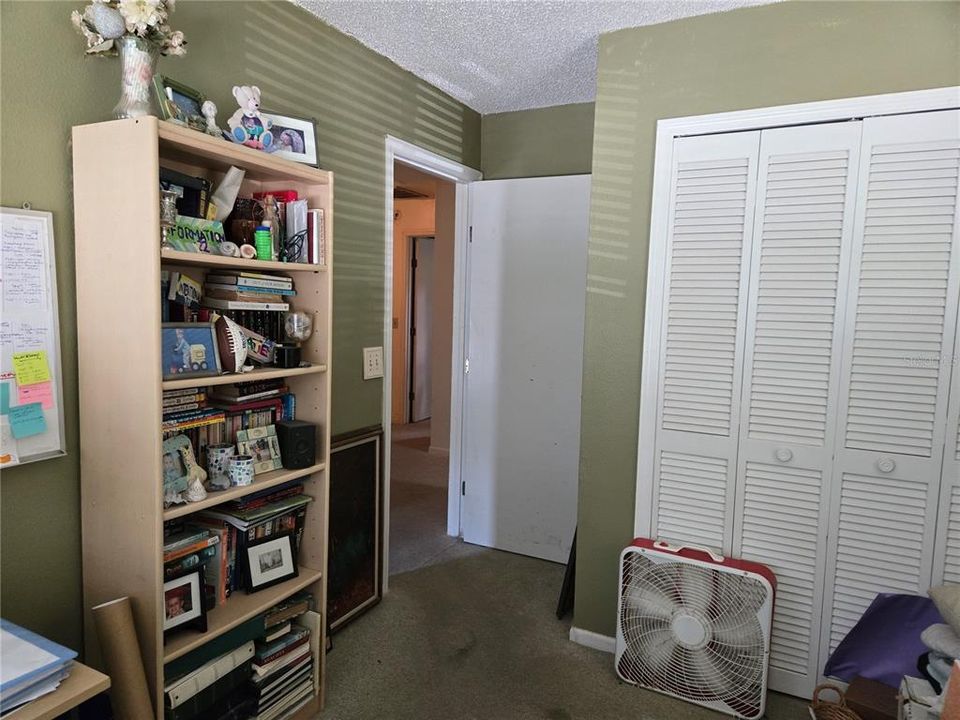 待售: $232,000 (3 贝兹, 1 浴室, 1130 平方英尺)