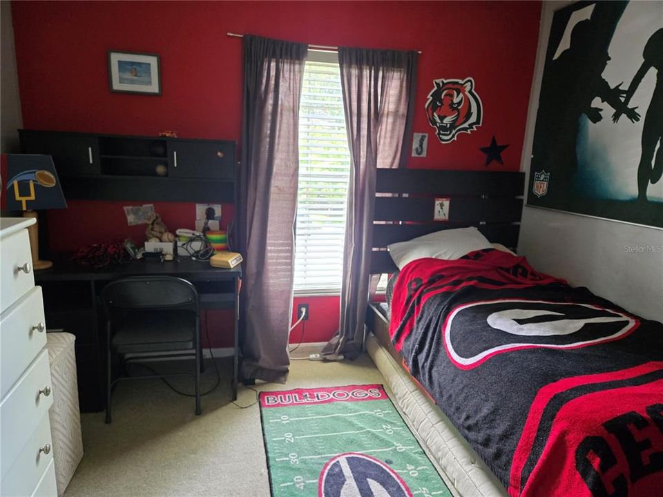 待售: $232,000 (3 贝兹, 1 浴室, 1130 平方英尺)