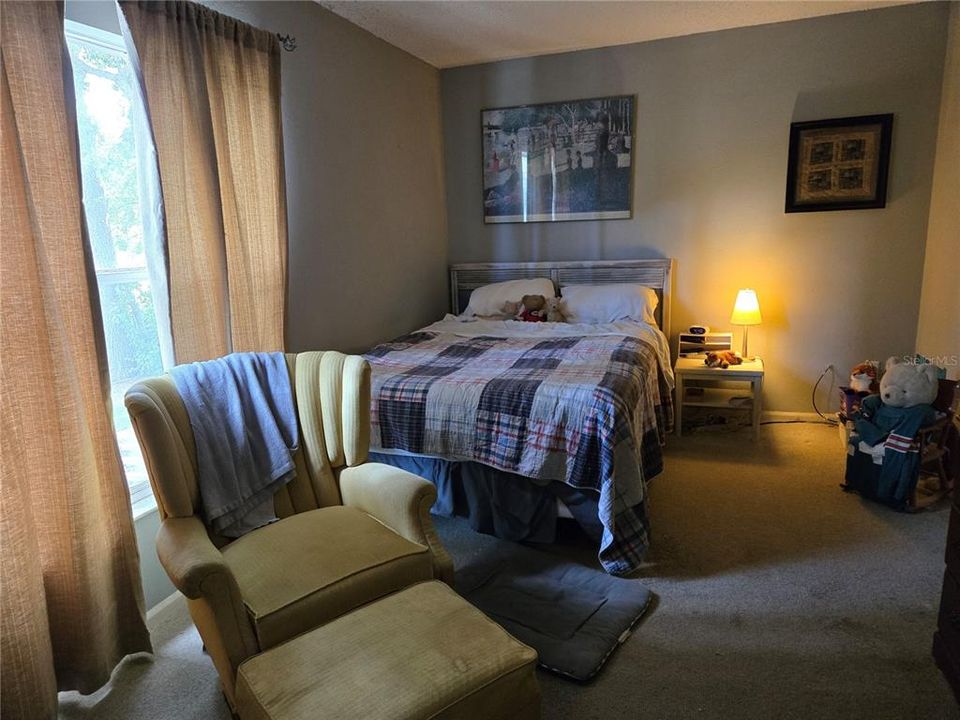 待售: $232,000 (3 贝兹, 1 浴室, 1130 平方英尺)