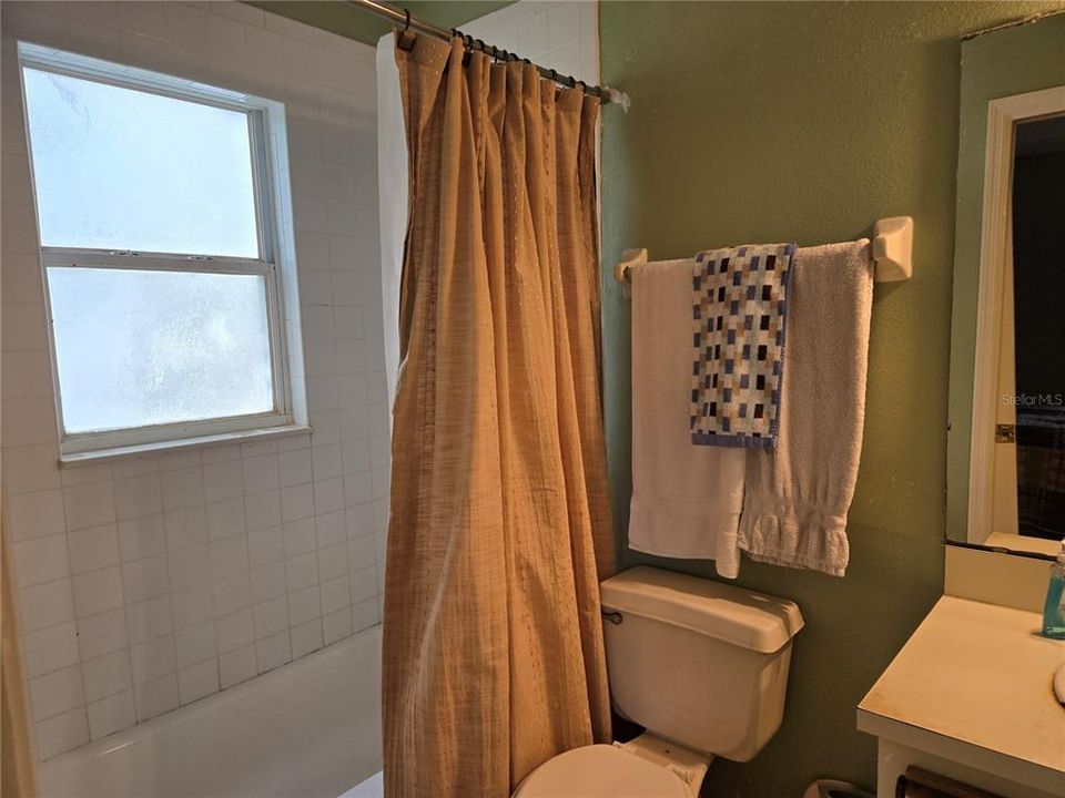 待售: $232,000 (3 贝兹, 1 浴室, 1130 平方英尺)