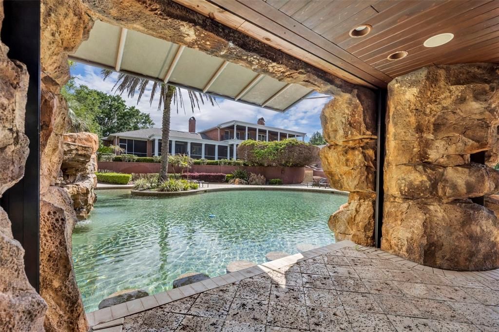 For Sale: $6,800,000 (5 beds, 5 baths, 10010 Square Feet)
