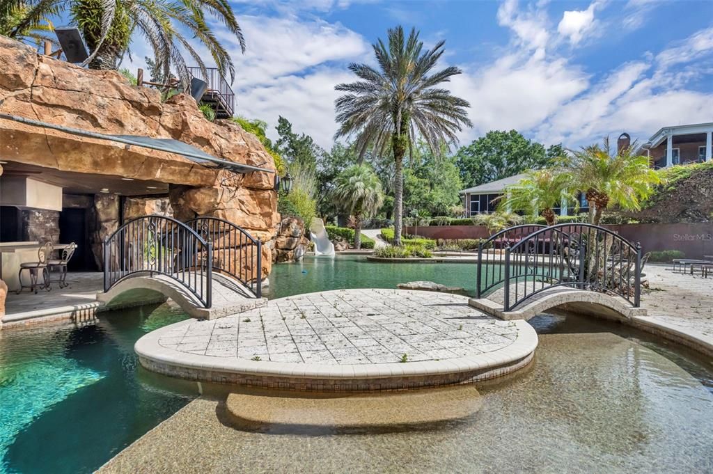 For Sale: $6,800,000 (5 beds, 5 baths, 10010 Square Feet)