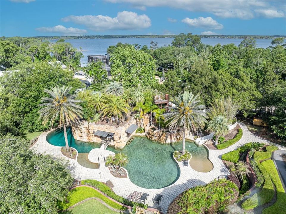 For Sale: $6,800,000 (5 beds, 5 baths, 10010 Square Feet)