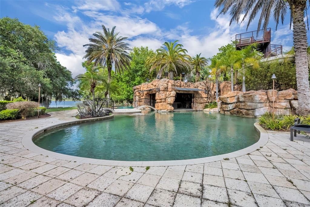 For Sale: $6,800,000 (5 beds, 5 baths, 10010 Square Feet)