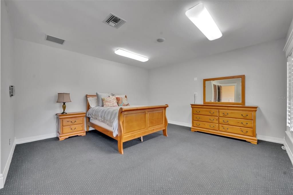 For Sale: $6,800,000 (5 beds, 5 baths, 10010 Square Feet)