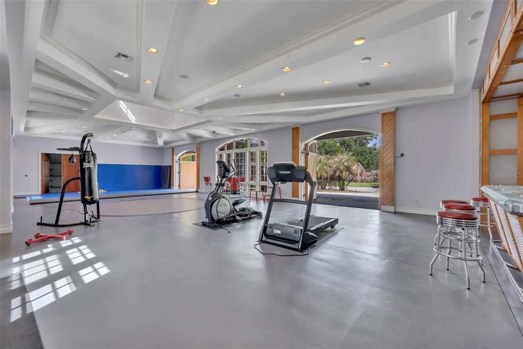 For Sale: $6,800,000 (5 beds, 5 baths, 10010 Square Feet)
