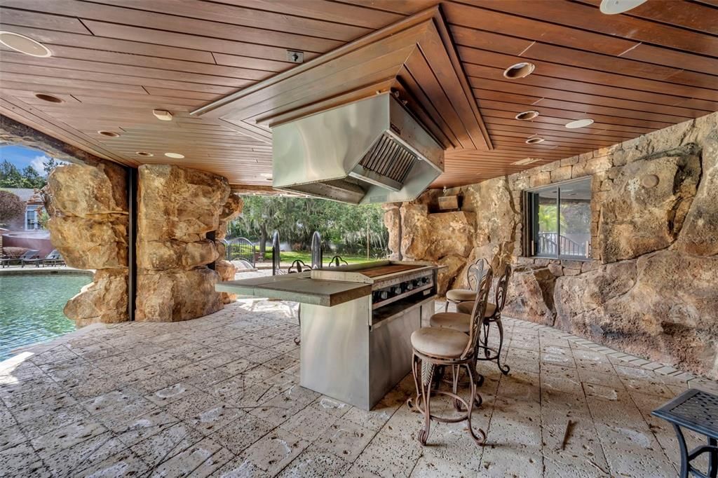 For Sale: $6,800,000 (5 beds, 5 baths, 10010 Square Feet)
