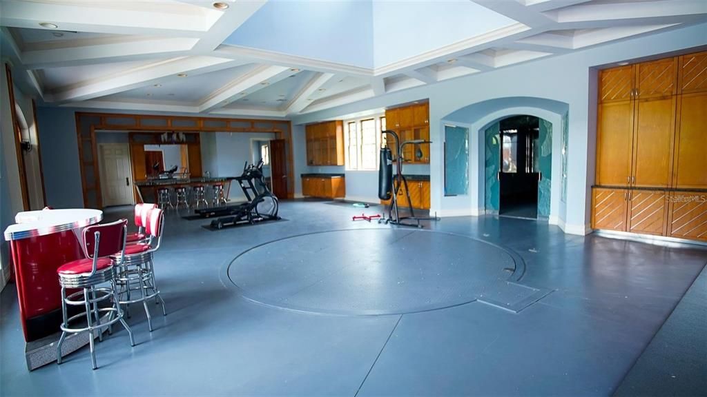 For Sale: $7,900,000 (4 beds, 5 baths, 10010 Square Feet)