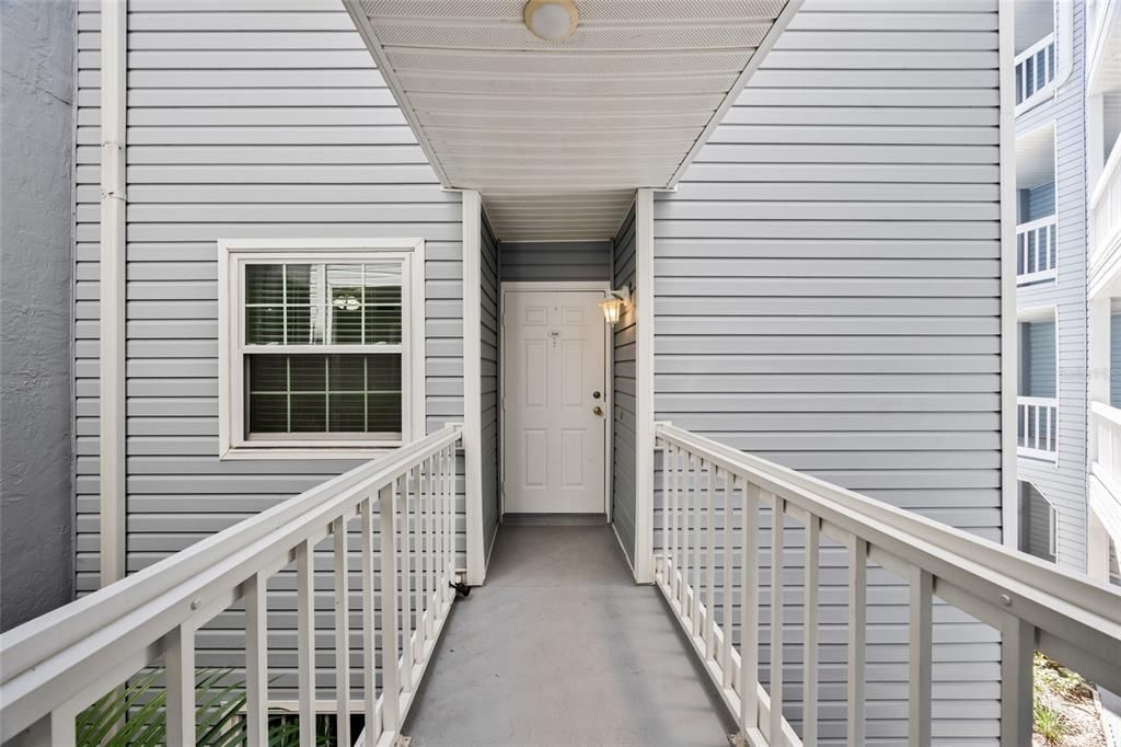 Active With Contract: $162,000 (2 beds, 1 baths, 740 Square Feet)