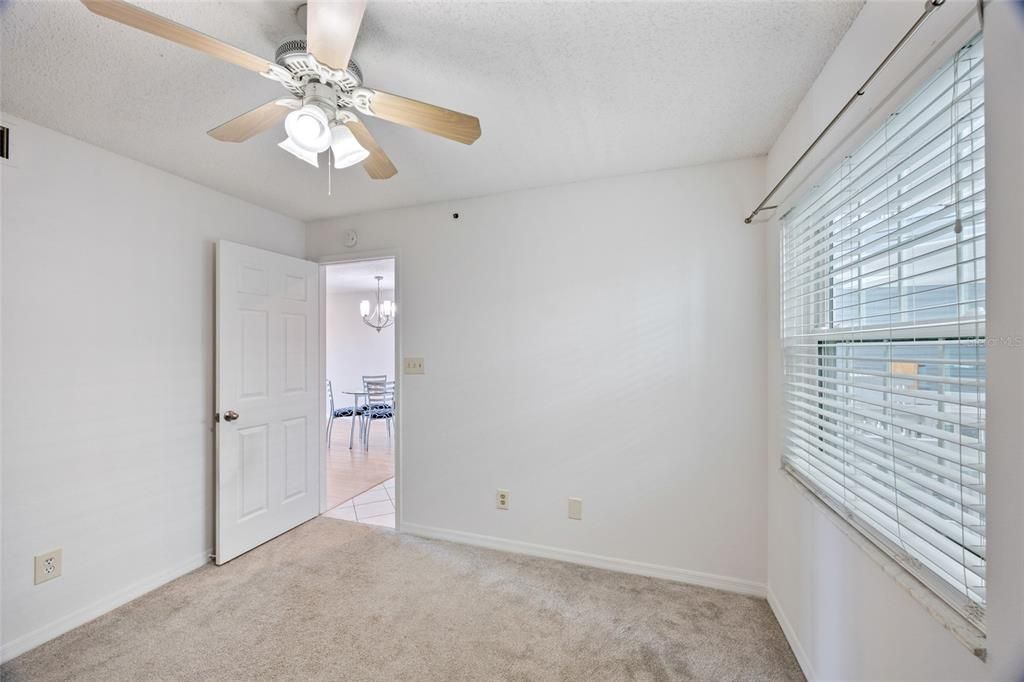 Active With Contract: $162,000 (2 beds, 1 baths, 740 Square Feet)