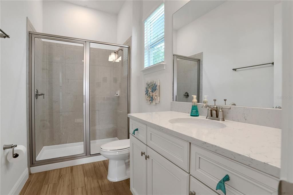 合同活跃: $3,500 (3 贝兹, 3 浴室, 1410 平方英尺)