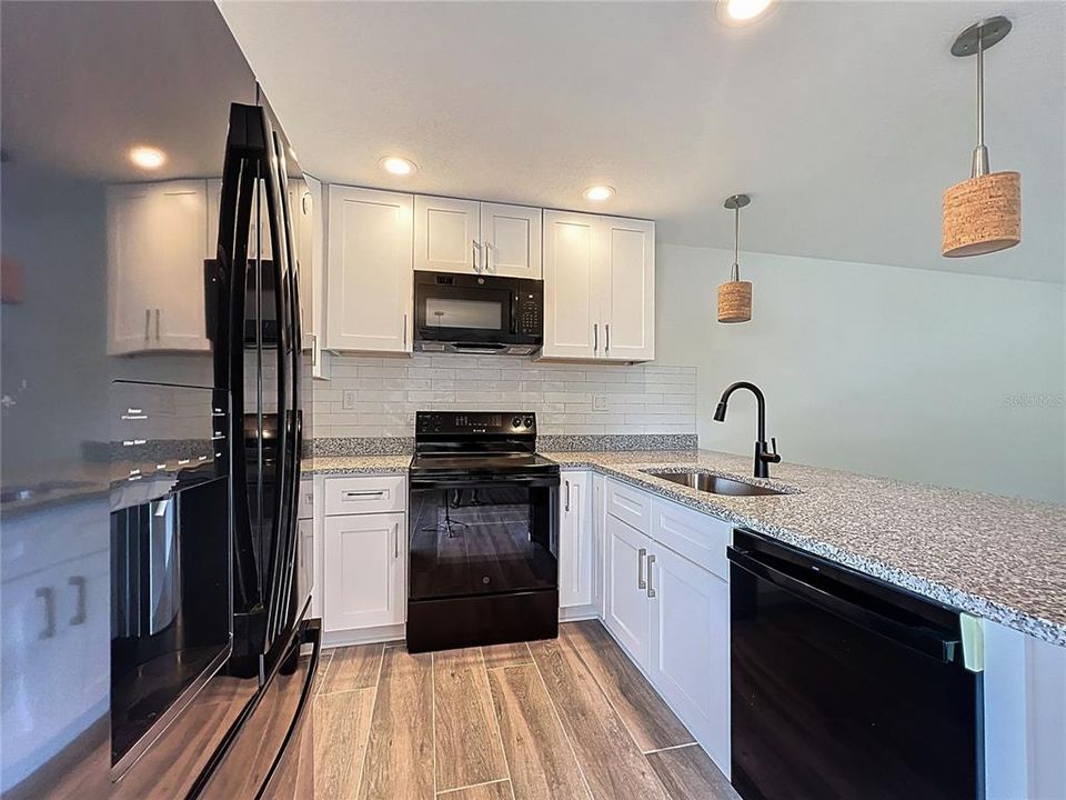 En Venta: $235,000 (2 camas, 2 baños, 1600 Pies cuadrados)