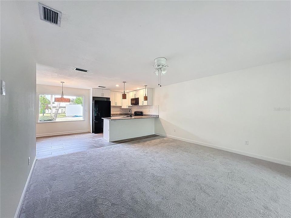 En Venta: $235,000 (2 camas, 2 baños, 1600 Pies cuadrados)