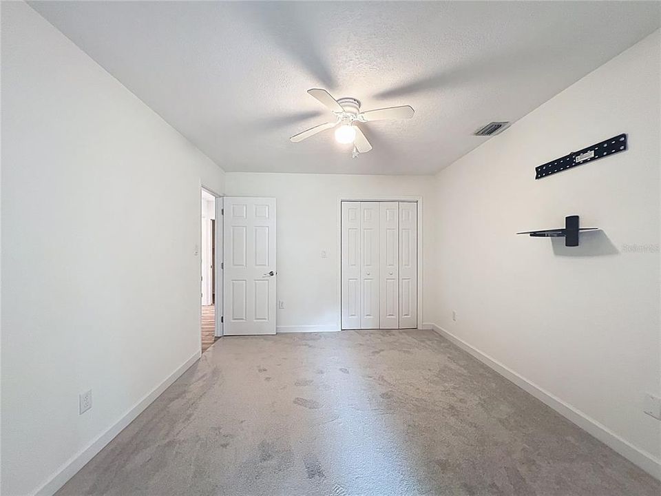 En Venta: $235,000 (2 camas, 2 baños, 1600 Pies cuadrados)