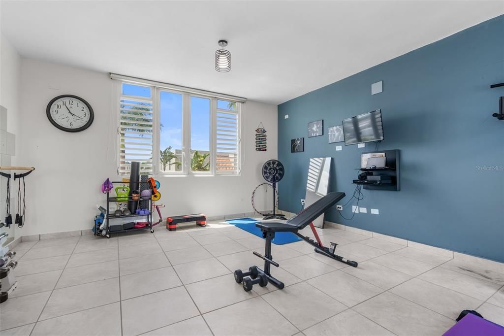 For Sale: $1,395,000 (5 beds, 3 baths, 4318 Square Feet)