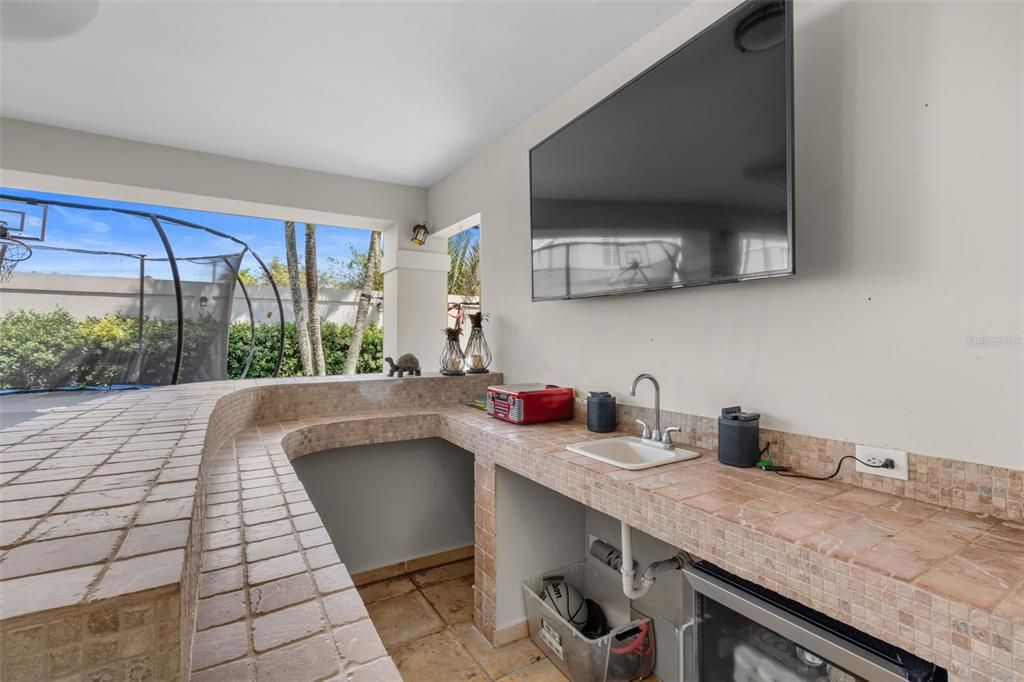 For Sale: $1,395,000 (5 beds, 3 baths, 4318 Square Feet)