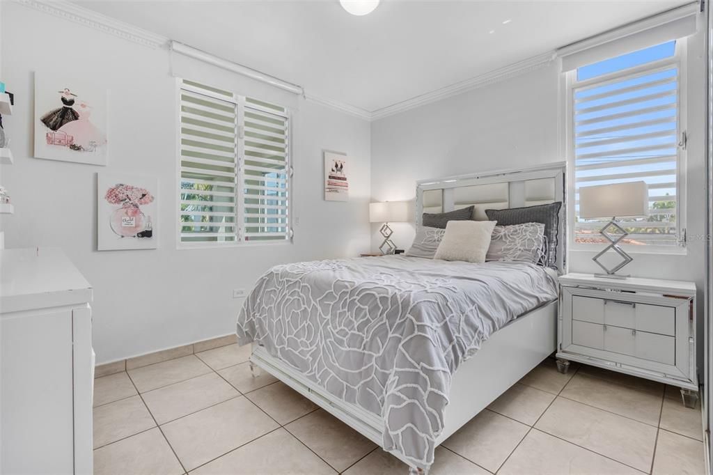 For Sale: $1,395,000 (5 beds, 3 baths, 4318 Square Feet)