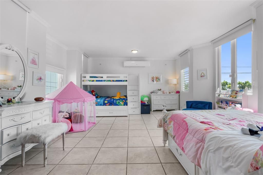 For Sale: $1,395,000 (5 beds, 3 baths, 4318 Square Feet)