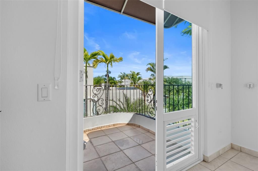 For Sale: $1,395,000 (5 beds, 3 baths, 4318 Square Feet)