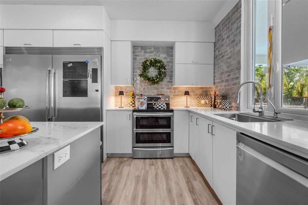 For Sale: $1,395,000 (5 beds, 3 baths, 4318 Square Feet)