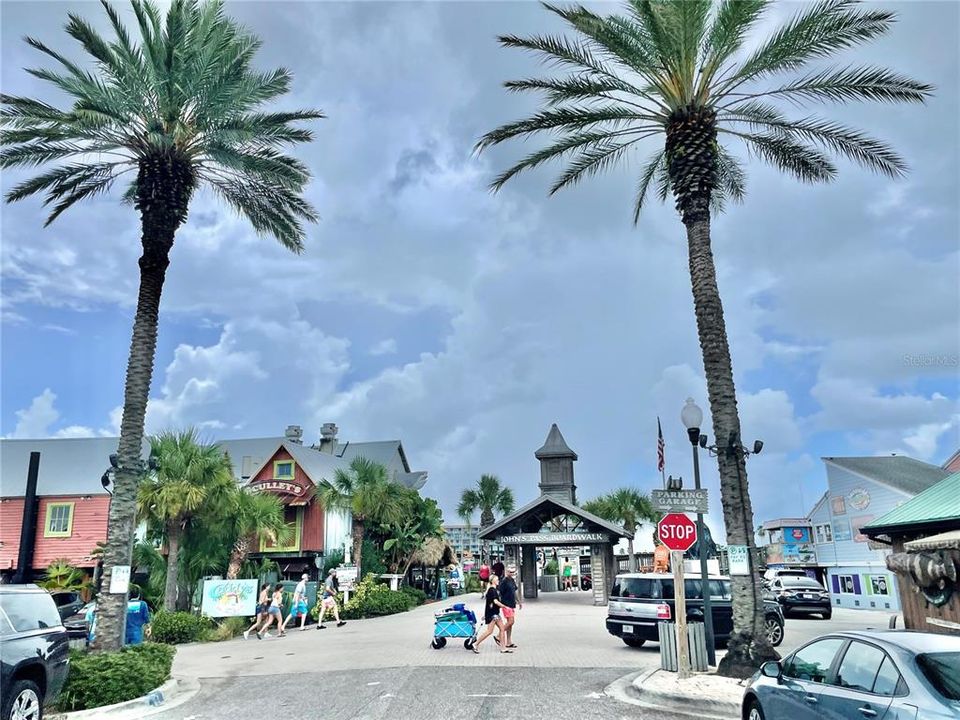 待售: $970,000 (3 贝兹, 2 浴室, 1130 平方英尺)