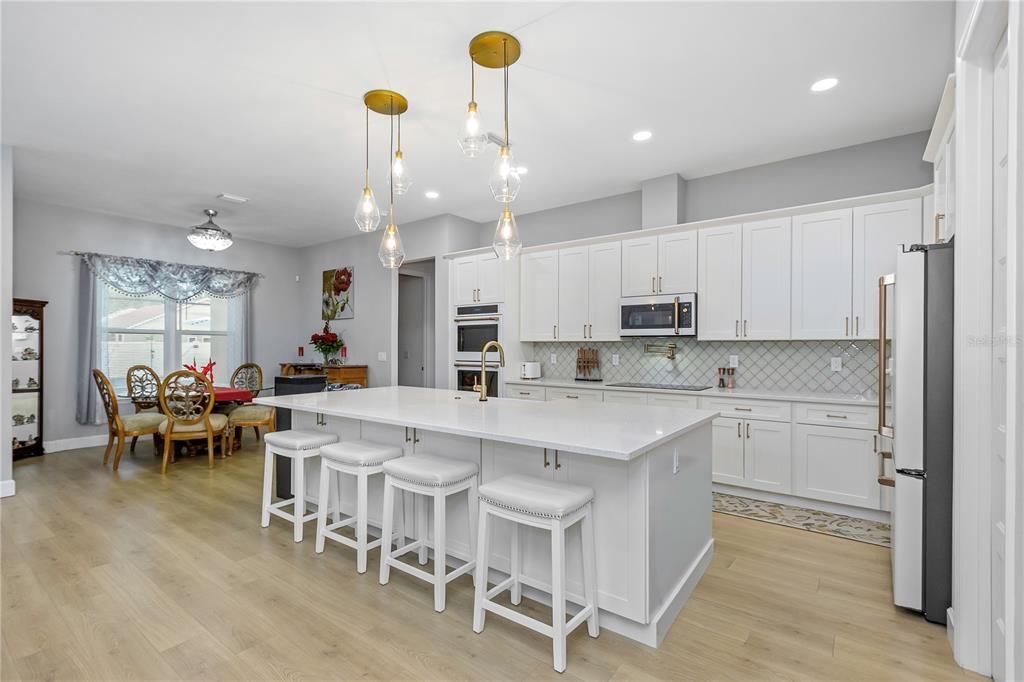 En Venta: $1,115,000 (4 camas, 2 baños, 2666 Pies cuadrados)