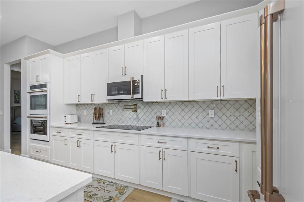 En Venta: $1,115,000 (4 camas, 2 baños, 2666 Pies cuadrados)