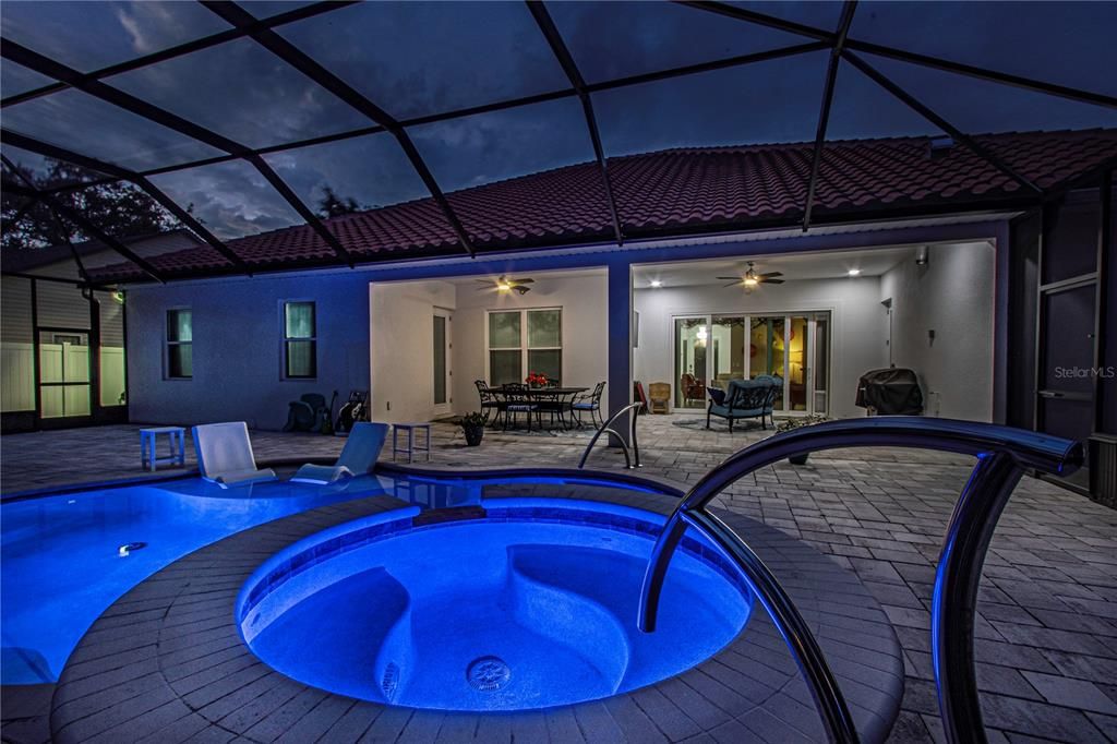 En Venta: $1,115,000 (4 camas, 2 baños, 2666 Pies cuadrados)