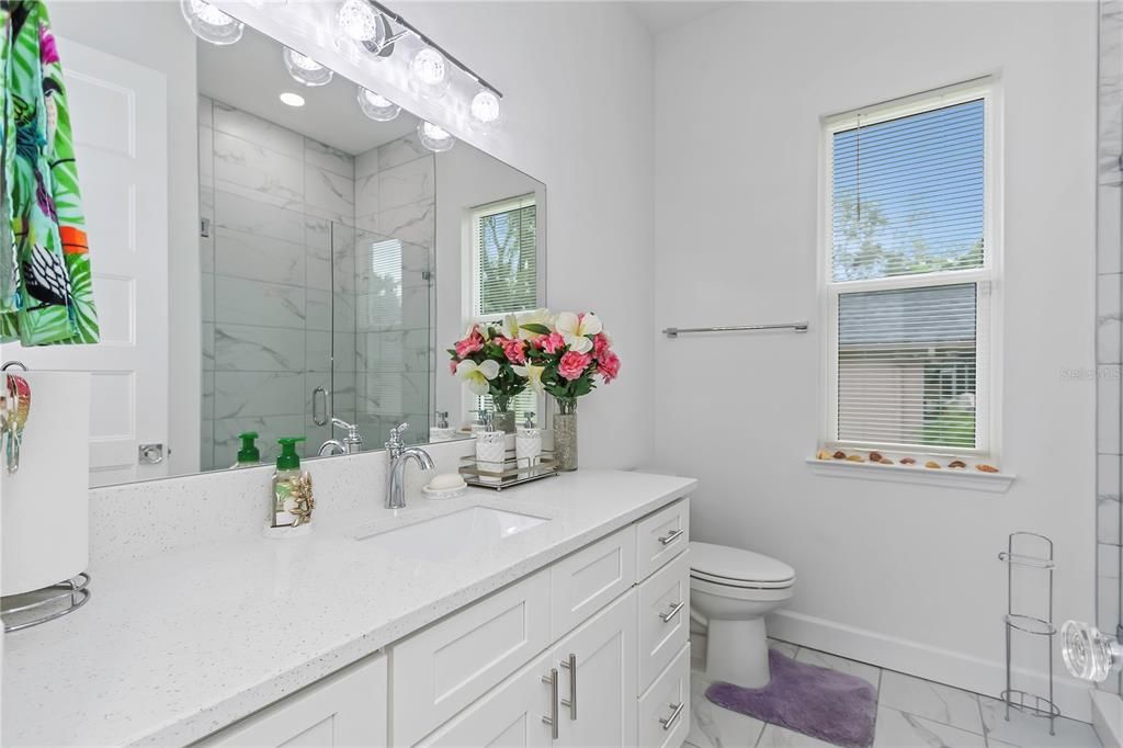 En Venta: $1,115,000 (4 camas, 2 baños, 2666 Pies cuadrados)