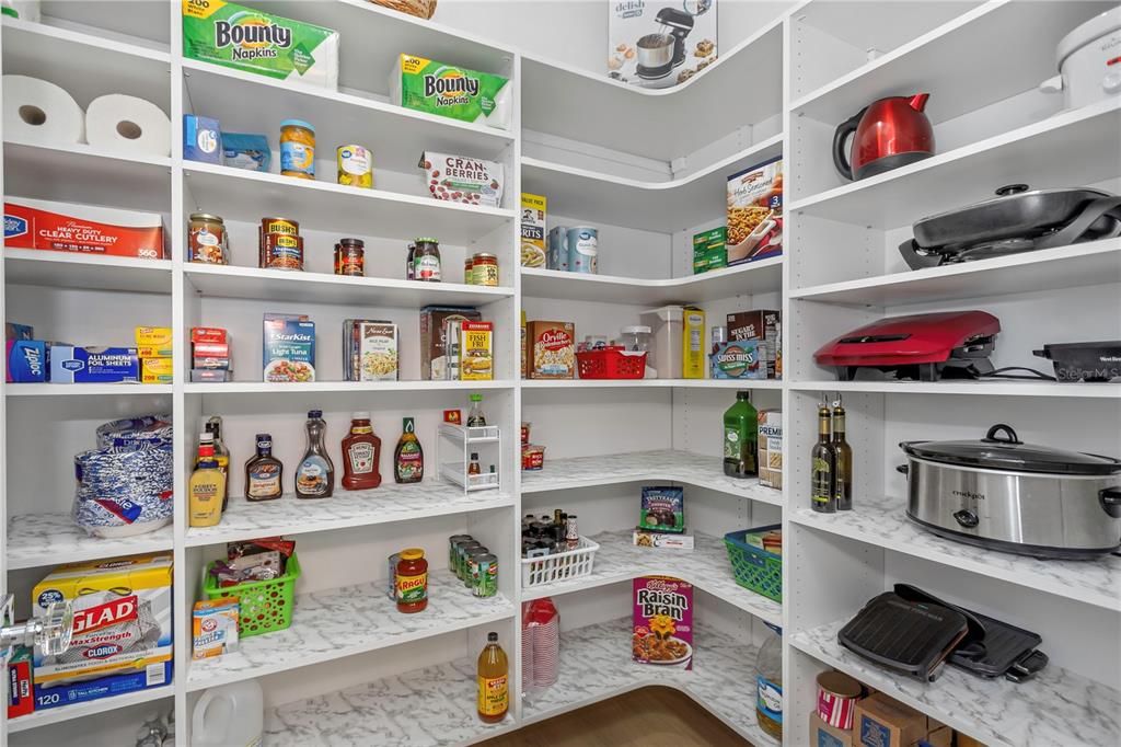 En Venta: $1,115,000 (4 camas, 2 baños, 2666 Pies cuadrados)