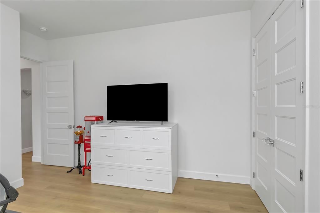 En Venta: $1,115,000 (4 camas, 2 baños, 2666 Pies cuadrados)