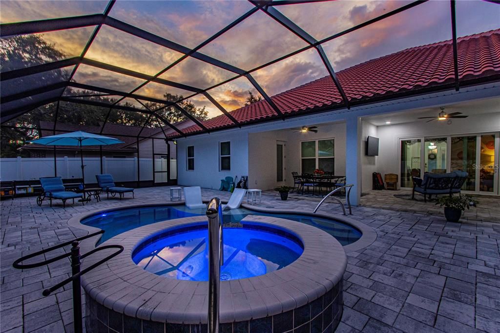 En Venta: $1,115,000 (4 camas, 2 baños, 2666 Pies cuadrados)