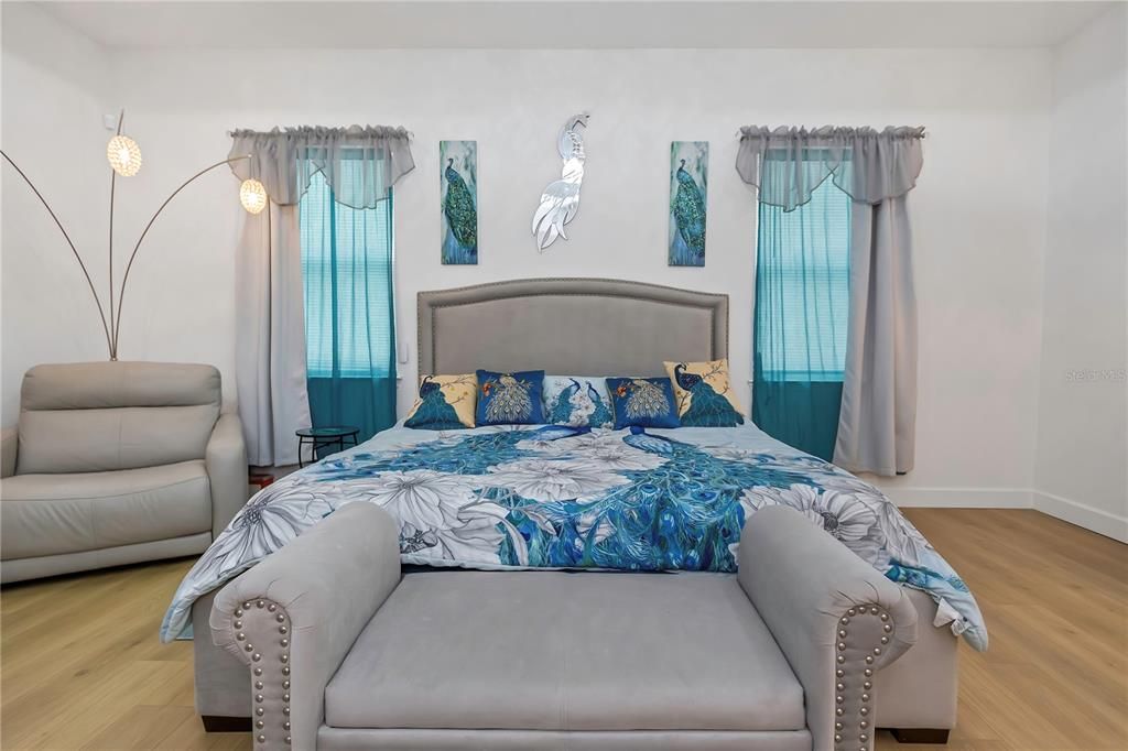 En Venta: $1,115,000 (4 camas, 2 baños, 2666 Pies cuadrados)