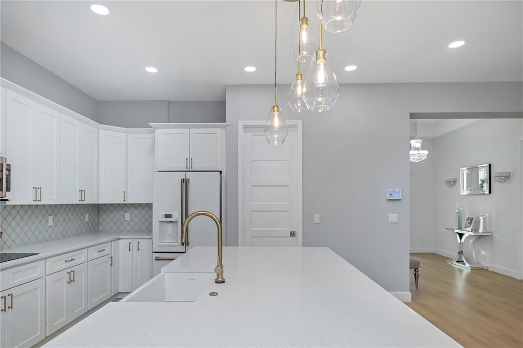 En Venta: $1,115,000 (4 camas, 2 baños, 2666 Pies cuadrados)