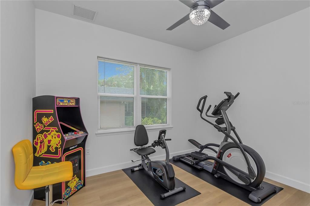 En Venta: $1,115,000 (4 camas, 2 baños, 2666 Pies cuadrados)