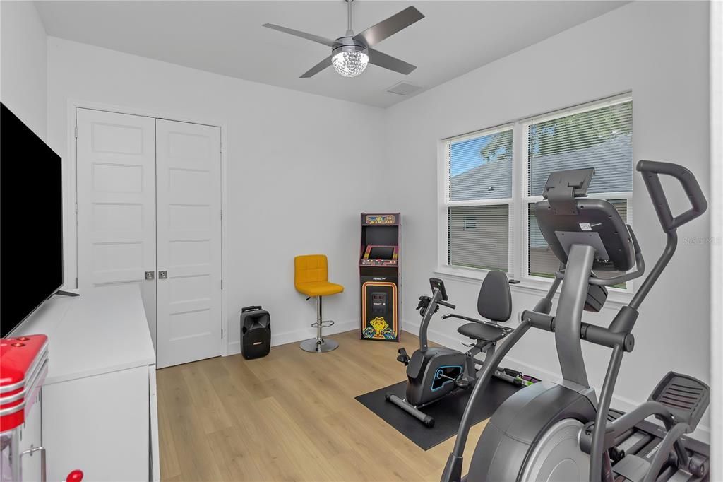 En Venta: $1,115,000 (4 camas, 2 baños, 2666 Pies cuadrados)