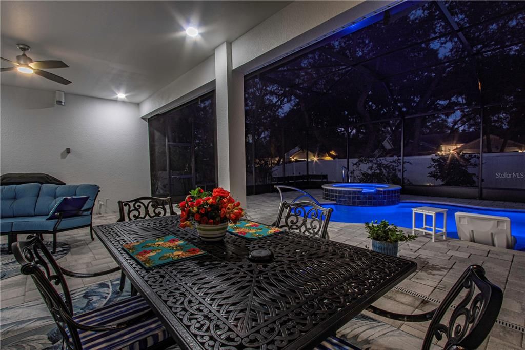 En Venta: $1,115,000 (4 camas, 2 baños, 2666 Pies cuadrados)