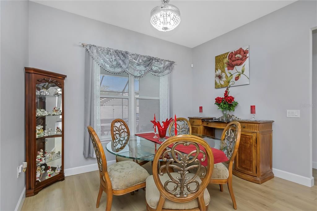 En Venta: $1,115,000 (4 camas, 2 baños, 2666 Pies cuadrados)