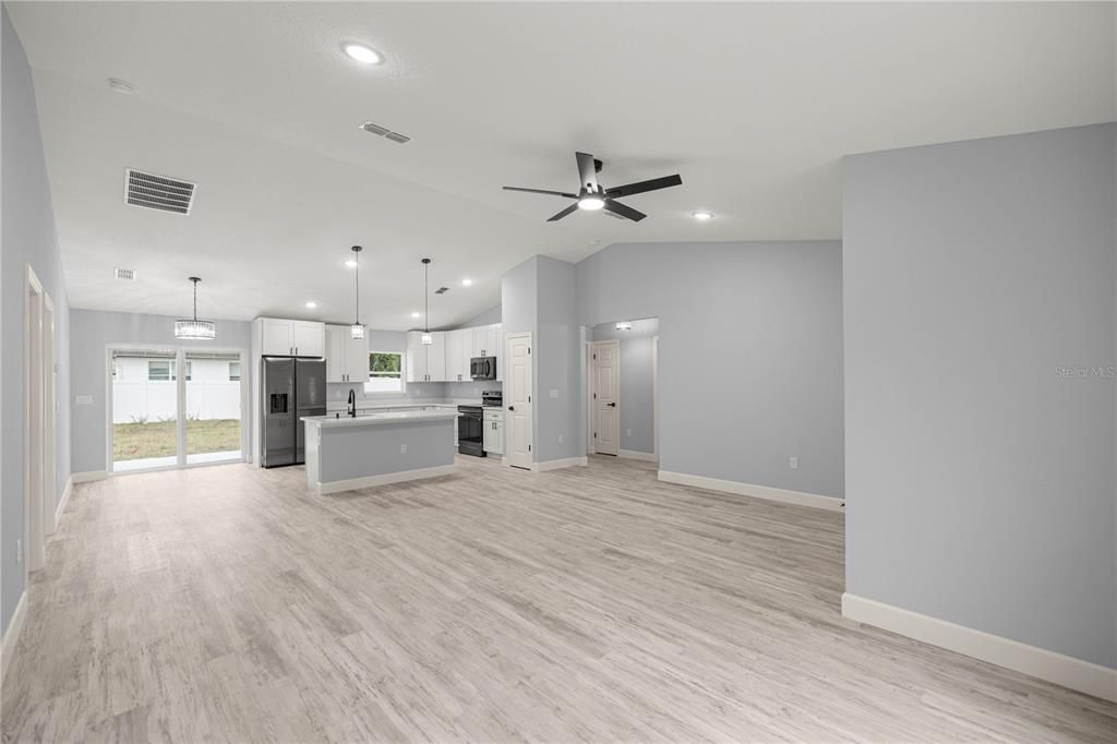 Active With Contract: $292,500 (3 beds, 2 baths, 1508 Square Feet)