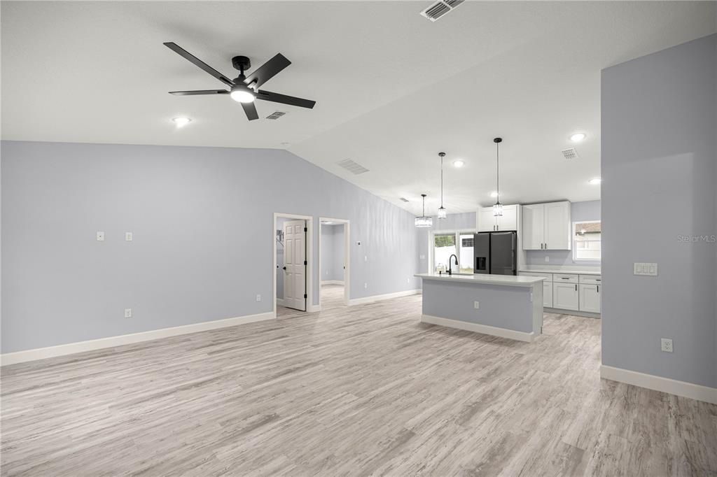 Active With Contract: $292,500 (3 beds, 2 baths, 1508 Square Feet)