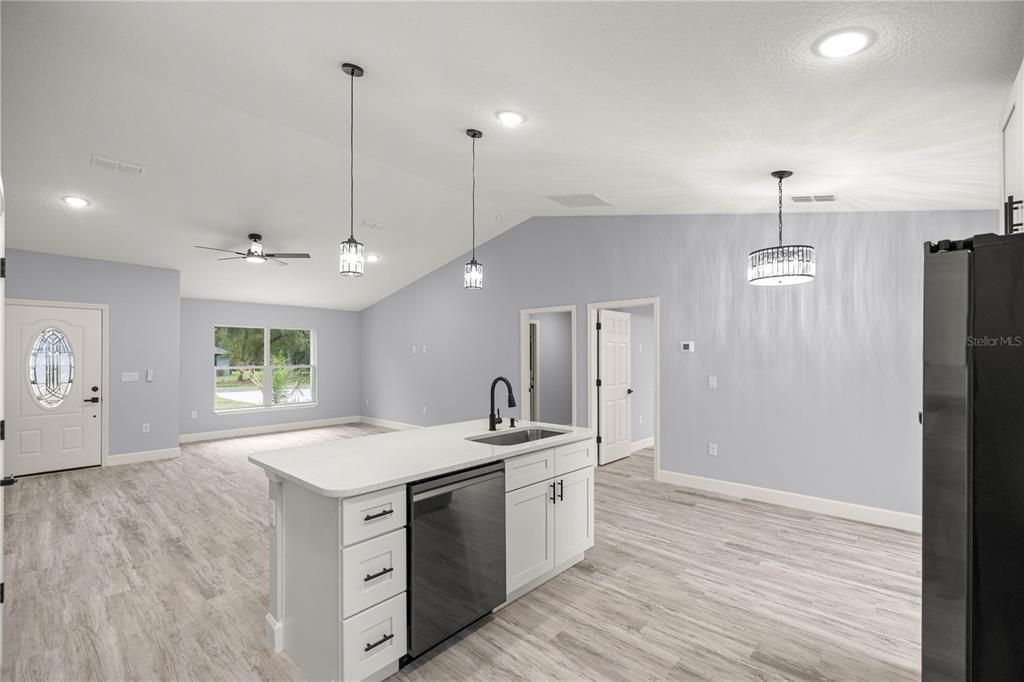 Active With Contract: $292,500 (3 beds, 2 baths, 1508 Square Feet)