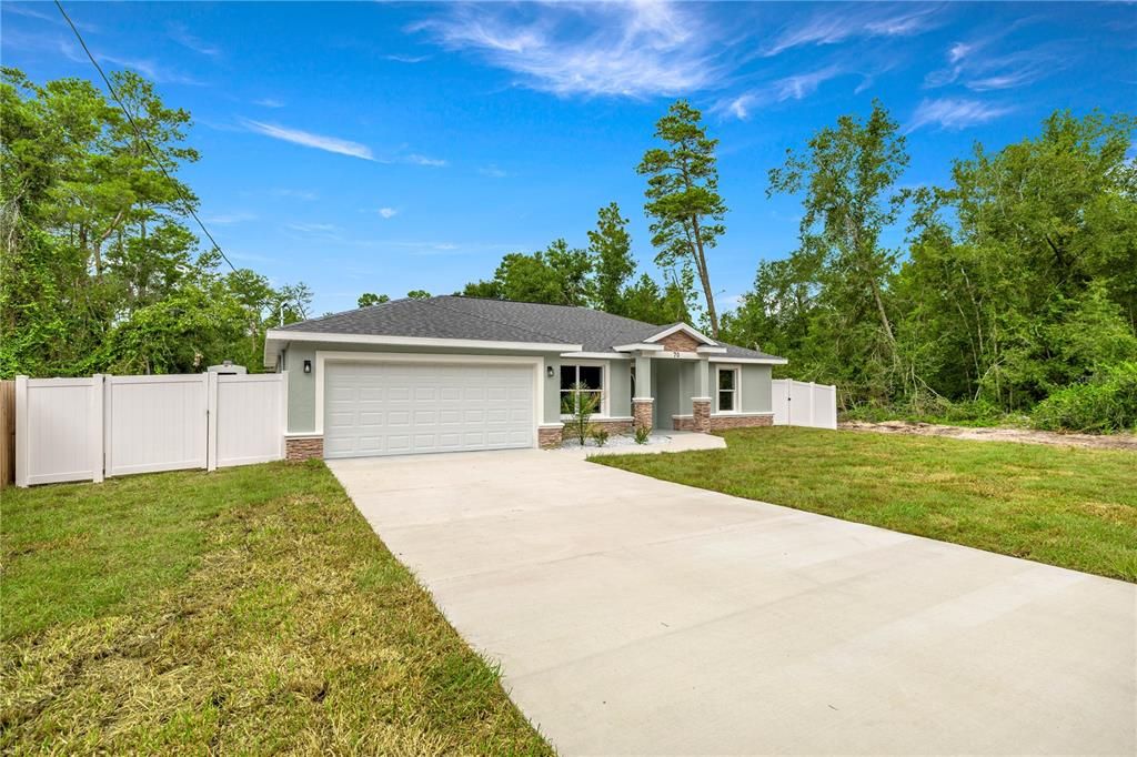 Active With Contract: $292,500 (3 beds, 2 baths, 1508 Square Feet)