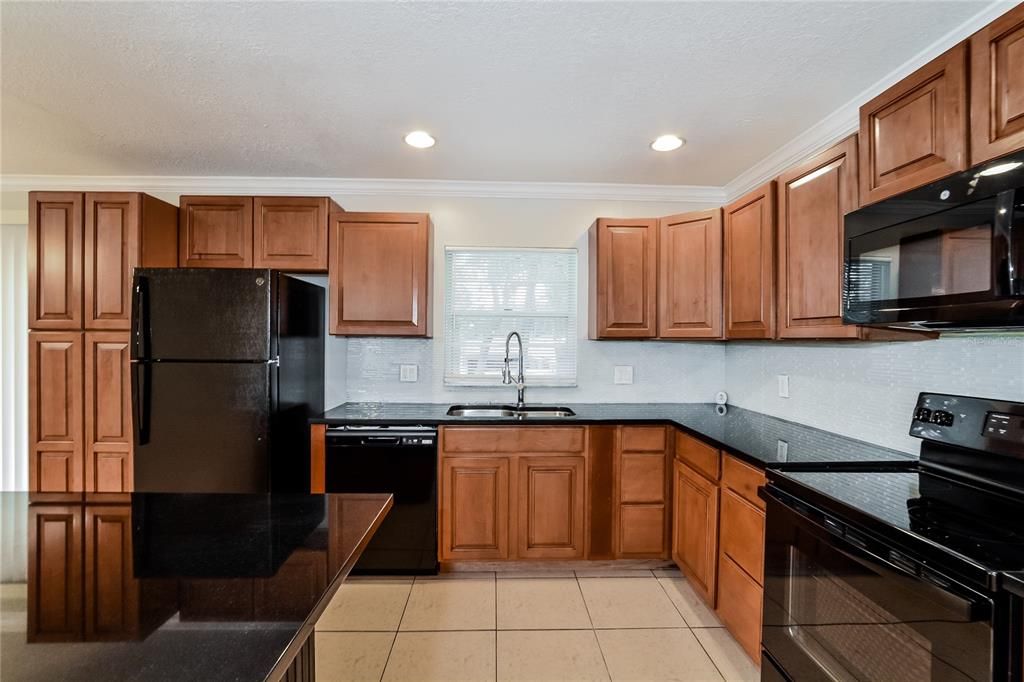 出租: $2,780 (5 贝兹, 3 浴室, 1512 平方英尺)