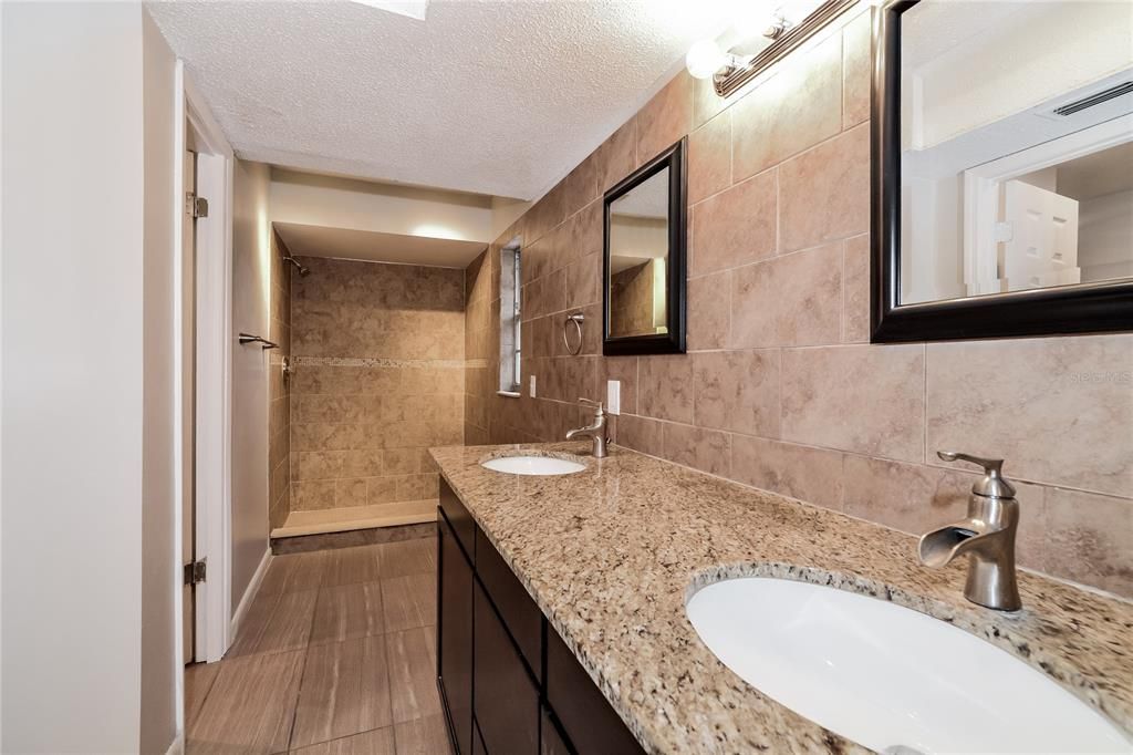 出租: $2,780 (5 贝兹, 3 浴室, 1512 平方英尺)